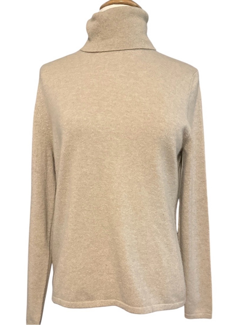 Saks Fifth Avenue Vintage 100% Cashmere Turtleneck‎ in Tan, L